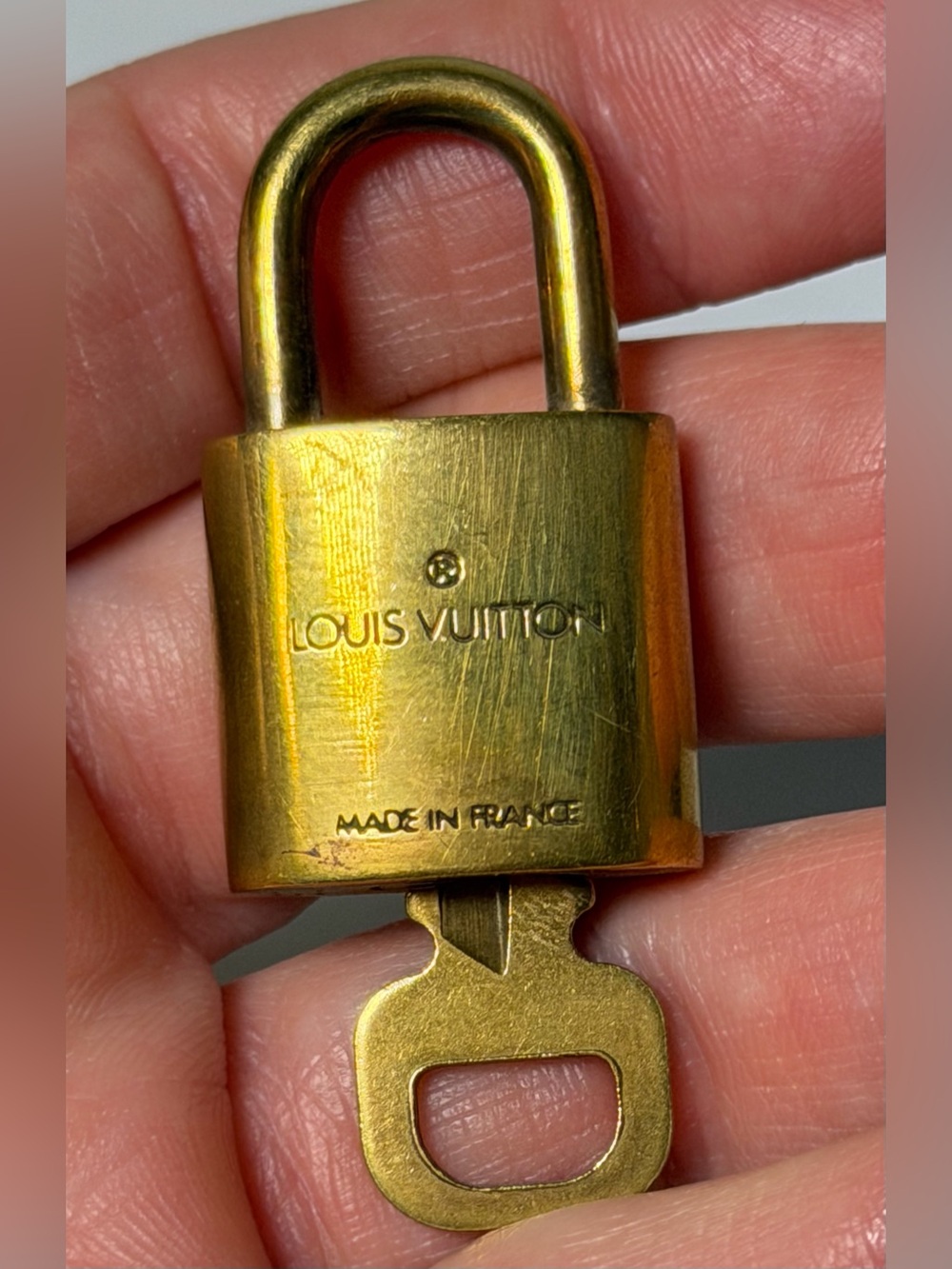 Louis Vuitton 302 lock and key - Picture 2 of 3